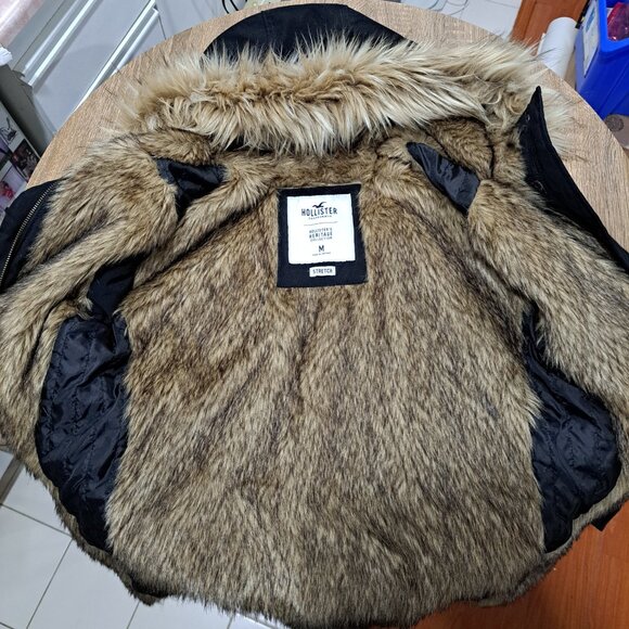 Black winter jacket with faux fur lining and hood - US M - Picture 3 of 4